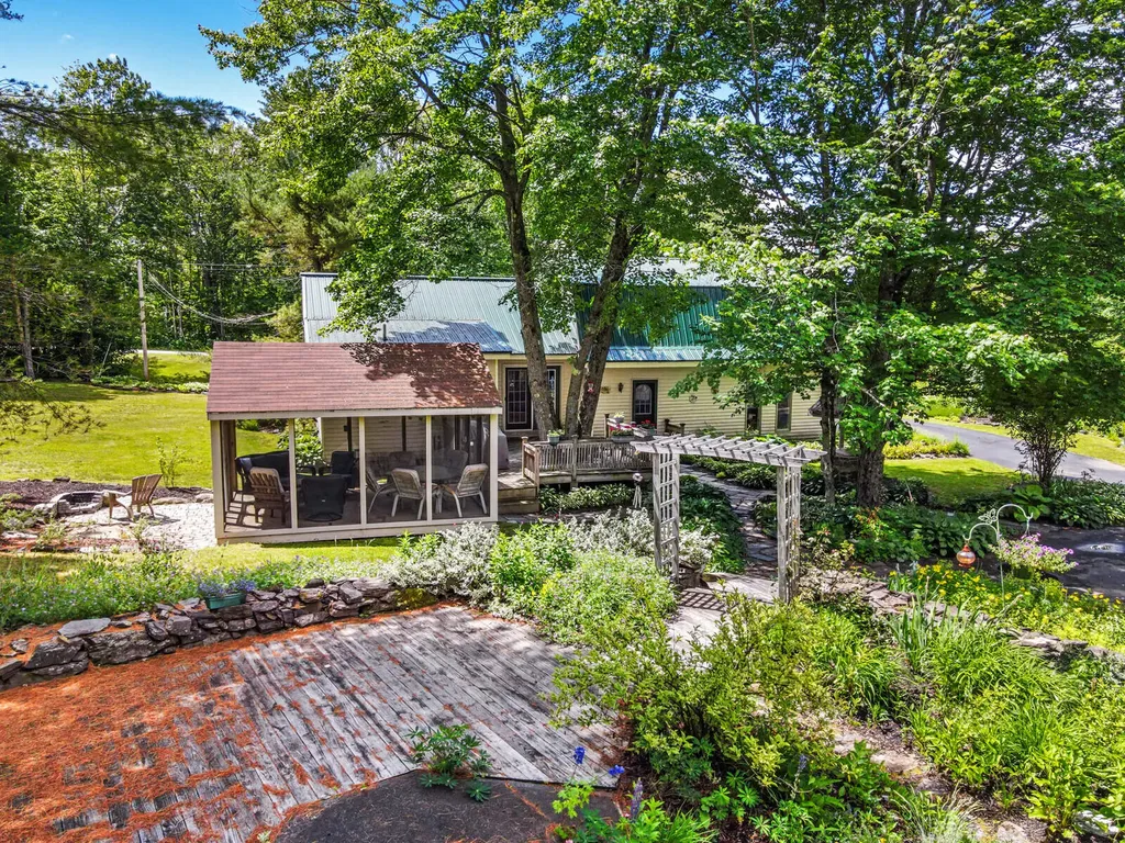 1714 Albion Road Winslow ME 04901