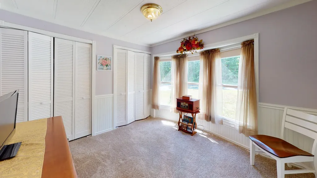 86 Middle Road Sabattus ME 04280