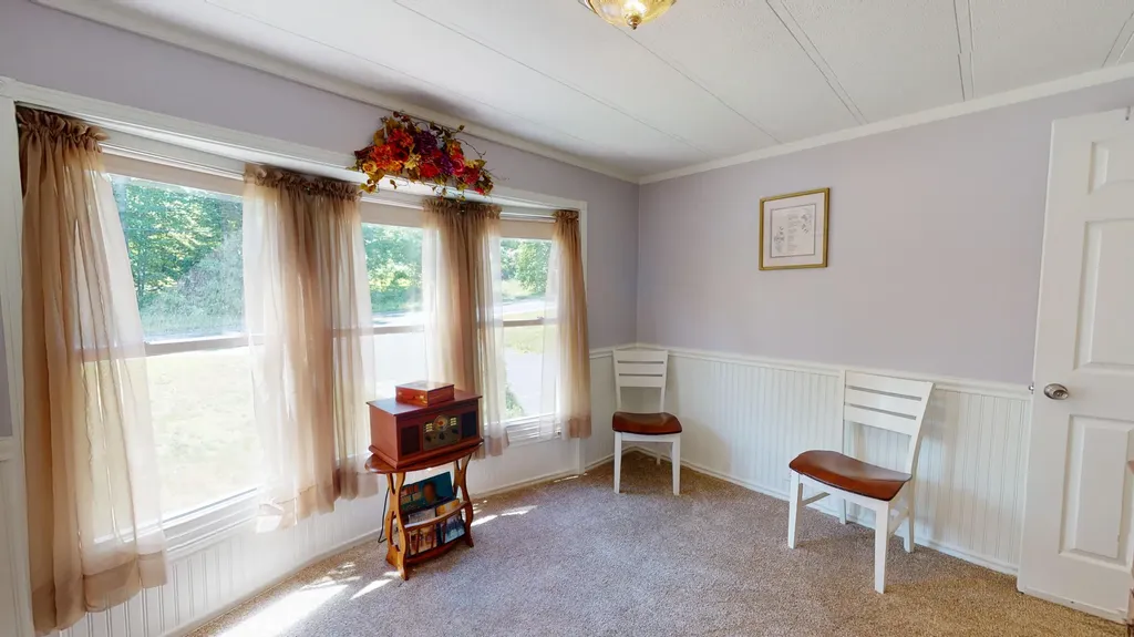 86 Middle Road Sabattus ME 04280