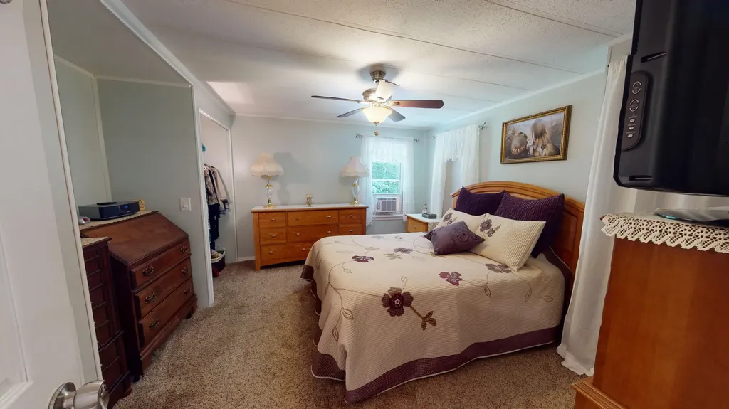 86 Middle Road Sabattus ME 04280