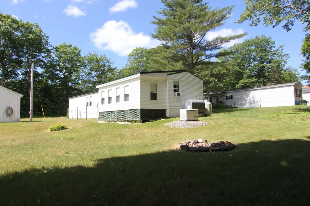 86 Middle Road Sabattus ME 04280