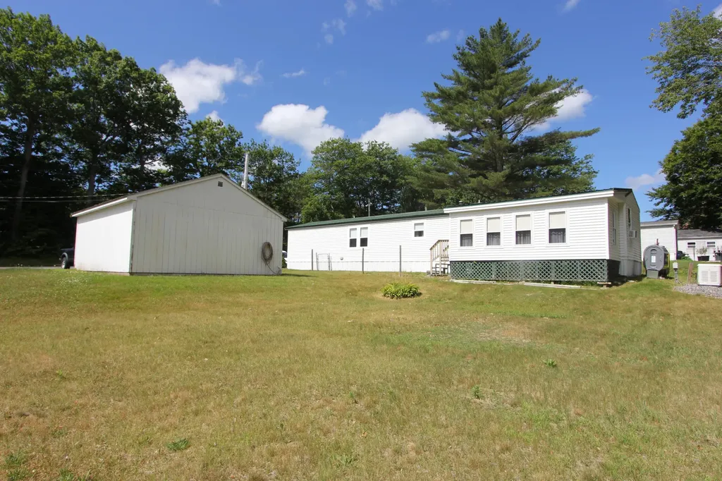 86 Middle Road Sabattus ME 04280