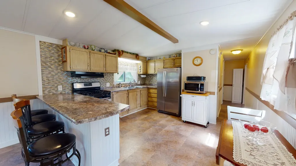 86 Middle Road Sabattus ME 04280
