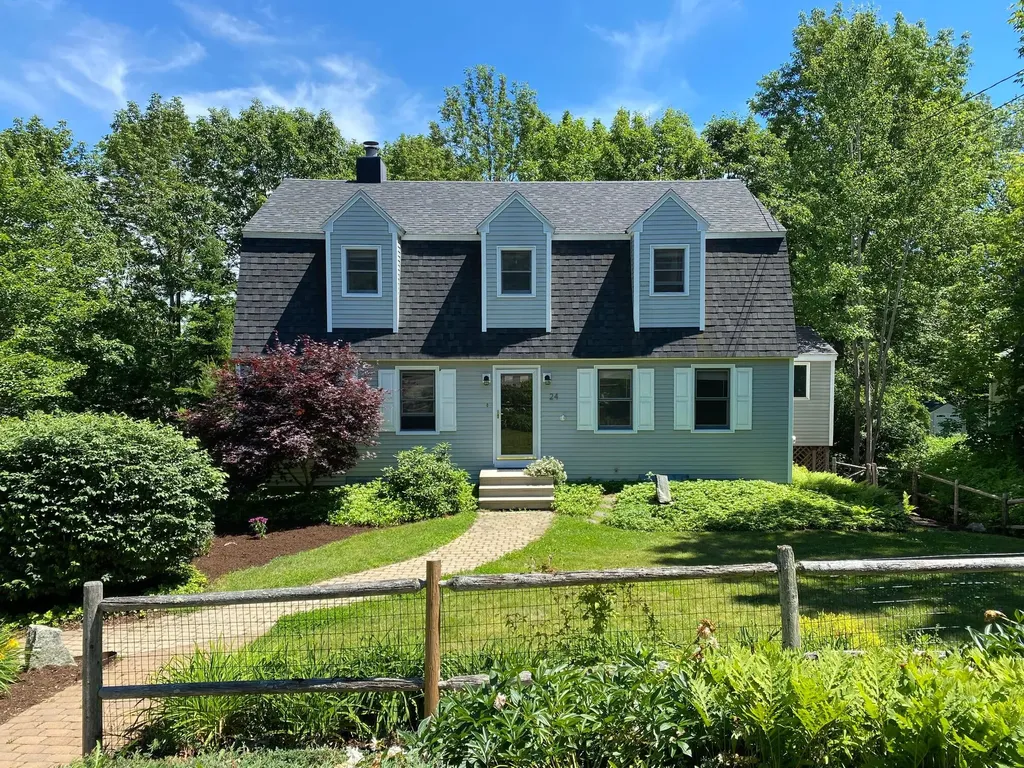 24 Acadia Drive Rockland ME 04841