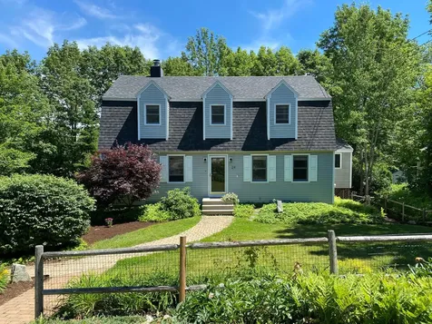 24 Acadia Drive Rockland ME 04841