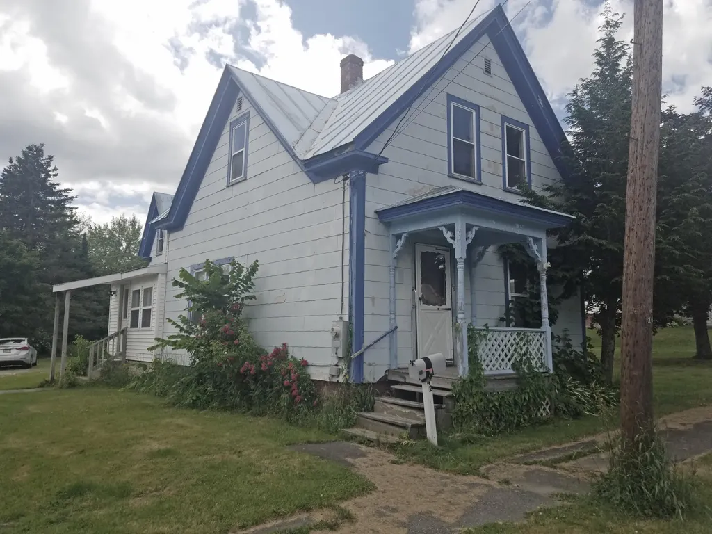 42 Oakland Street Waterville ME 04901