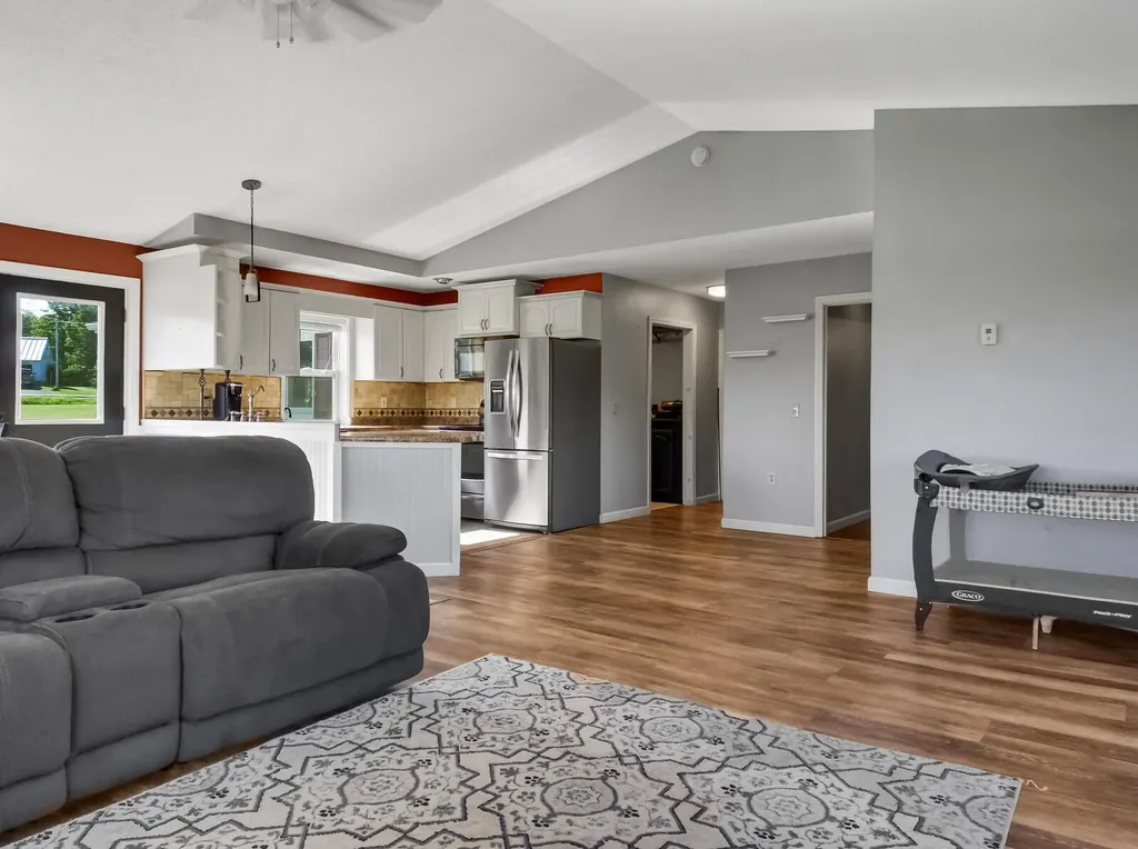 6 Kennedy Drive Palmyra ME 04965