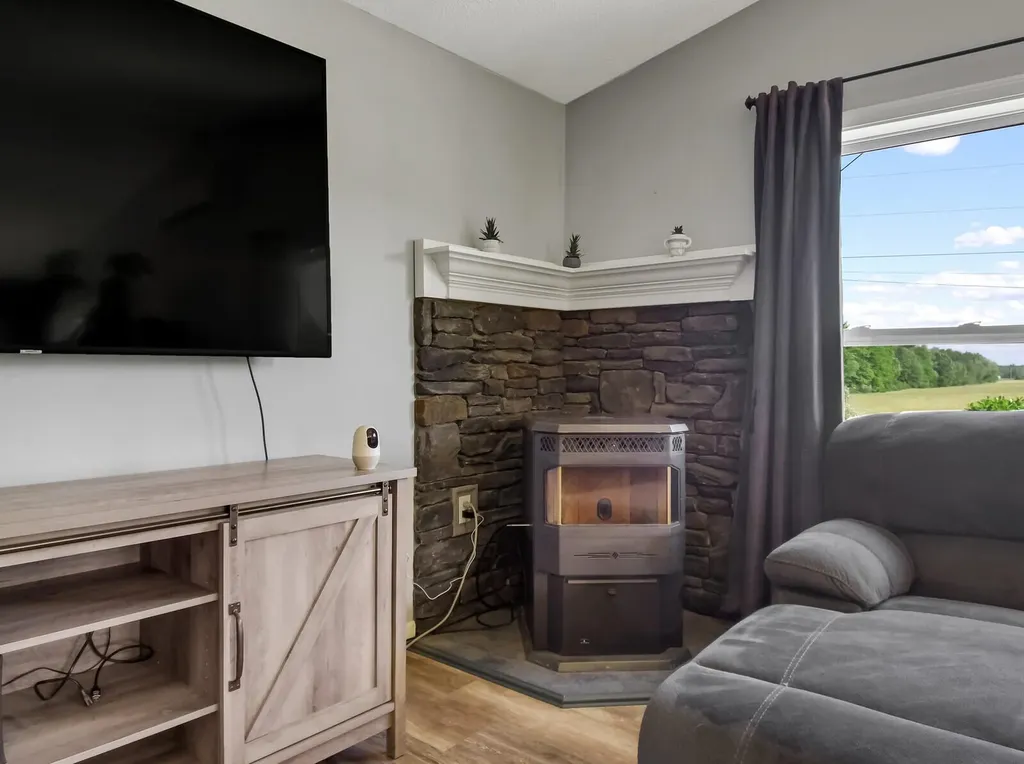 6 Kennedy Drive Palmyra ME 04965