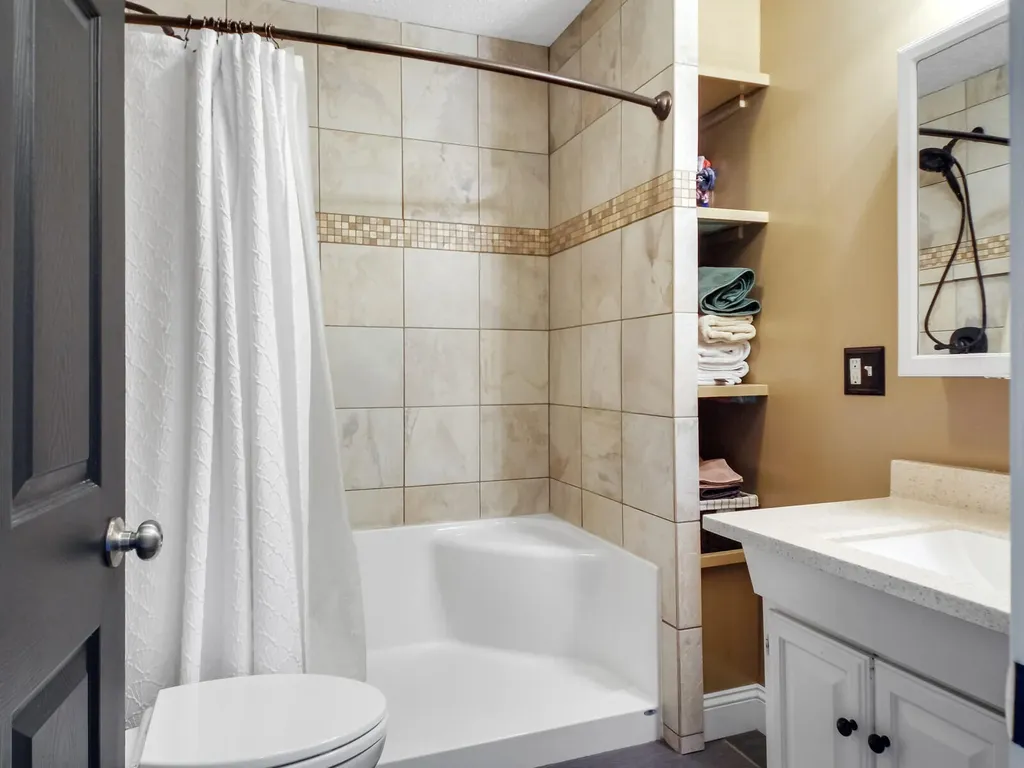 6 Kennedy Drive Palmyra ME 04965