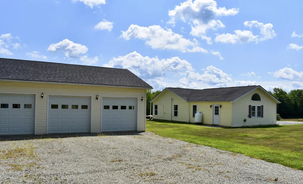 6 Kennedy Drive Palmyra ME 04965