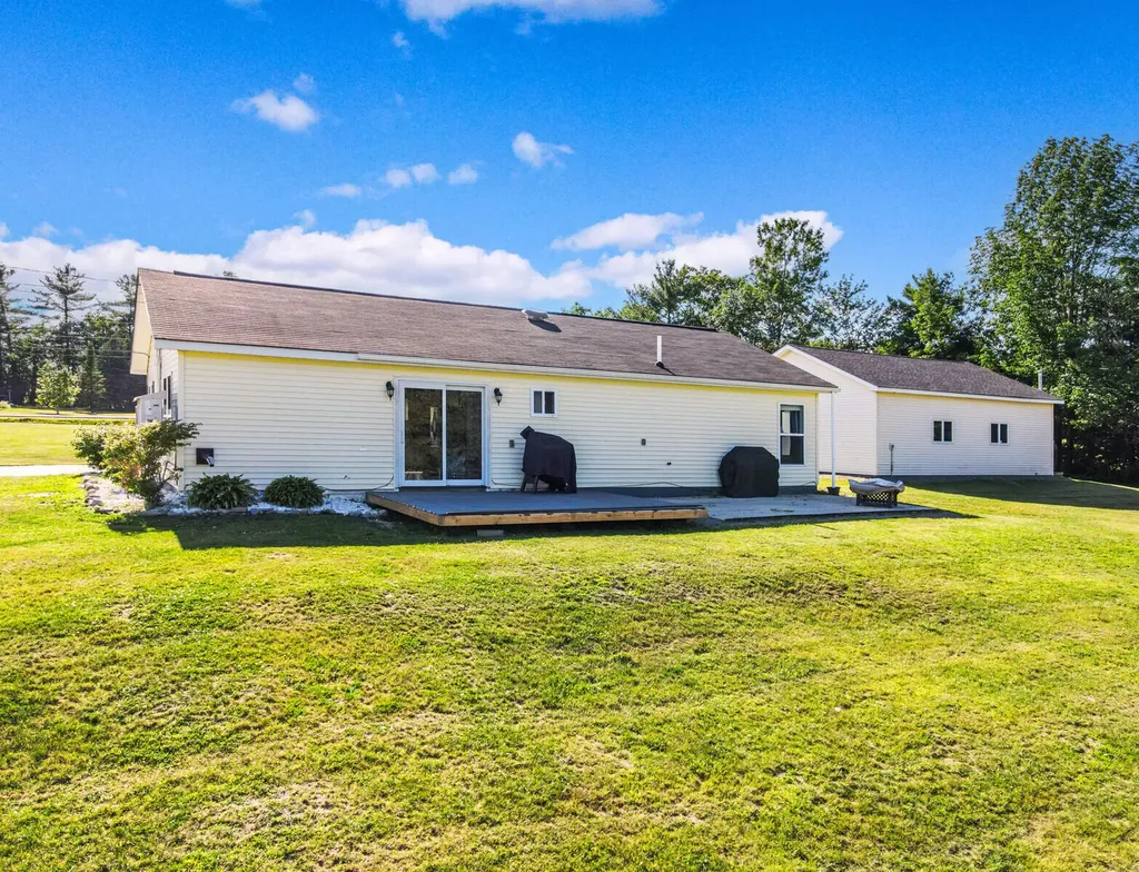 6 Kennedy Drive Palmyra ME 04965