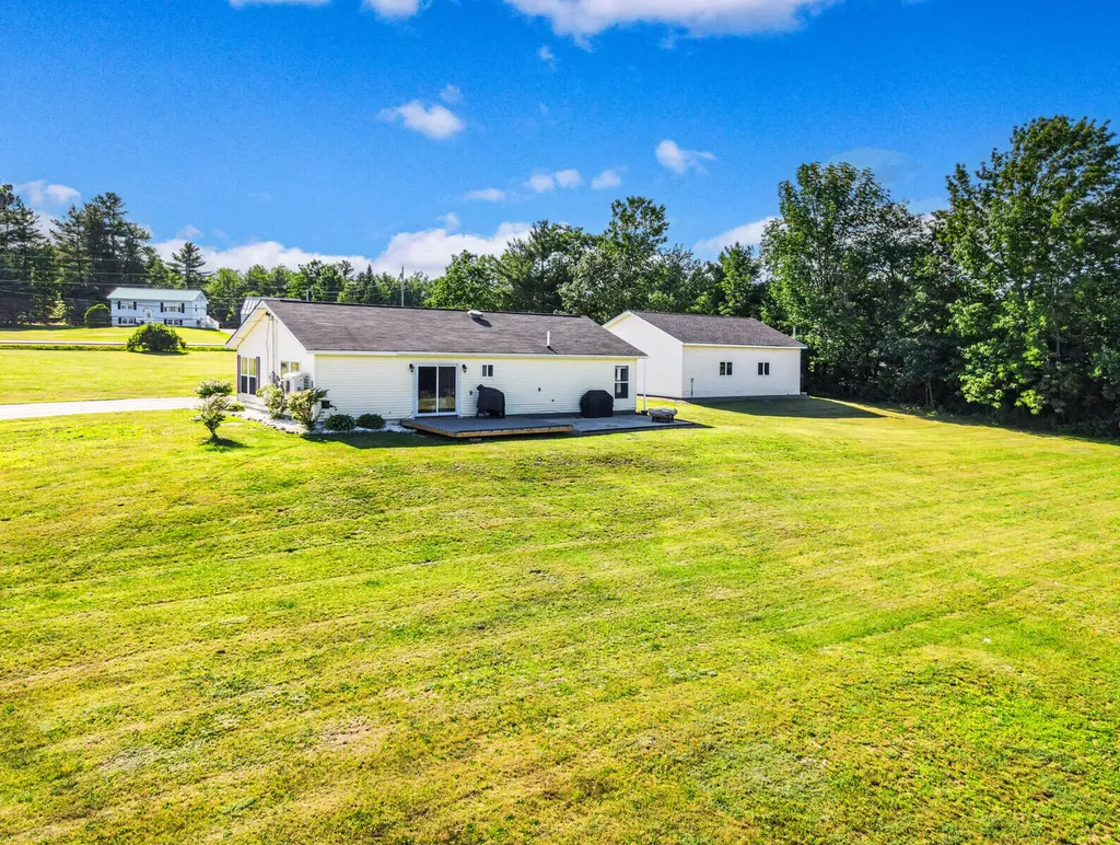 6 Kennedy Drive Palmyra ME 04965