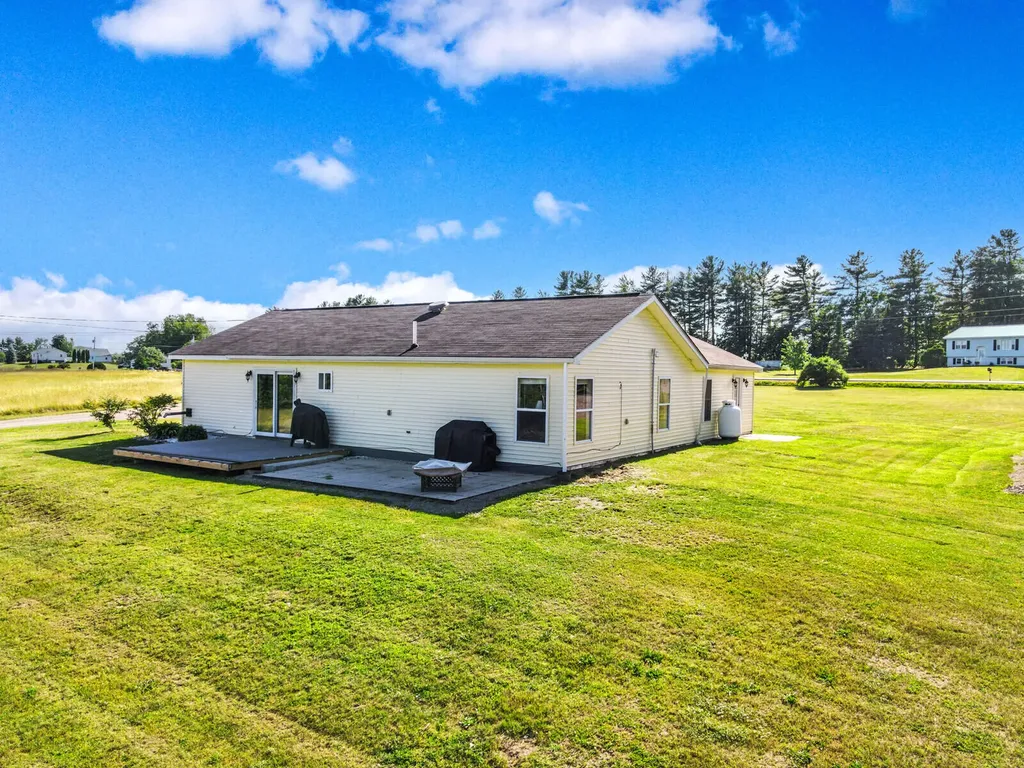 6 Kennedy Drive Palmyra ME 04965