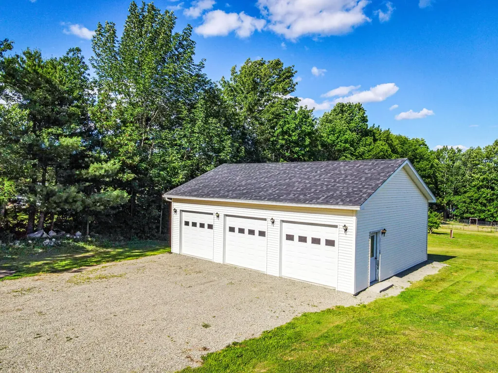 6 Kennedy Drive Palmyra ME 04965