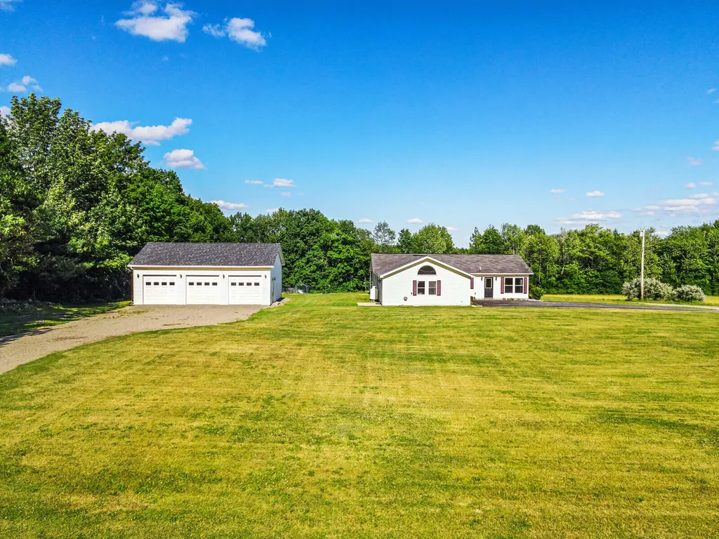 6 Kennedy Drive Palmyra ME 04965