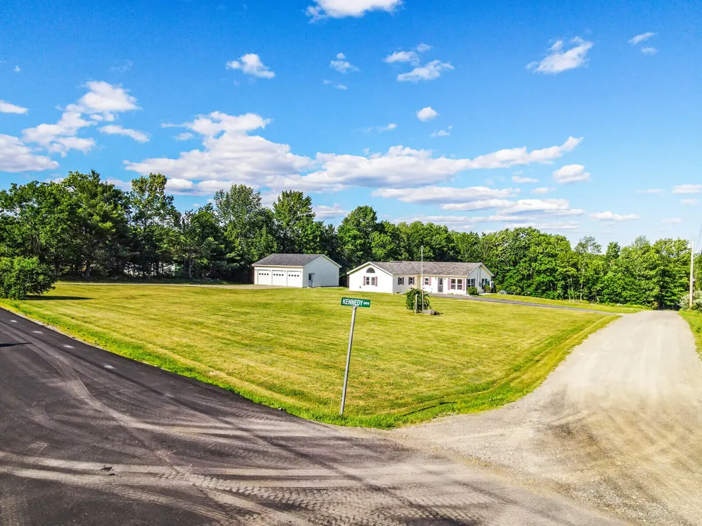 6 Kennedy Drive Palmyra ME 04965
