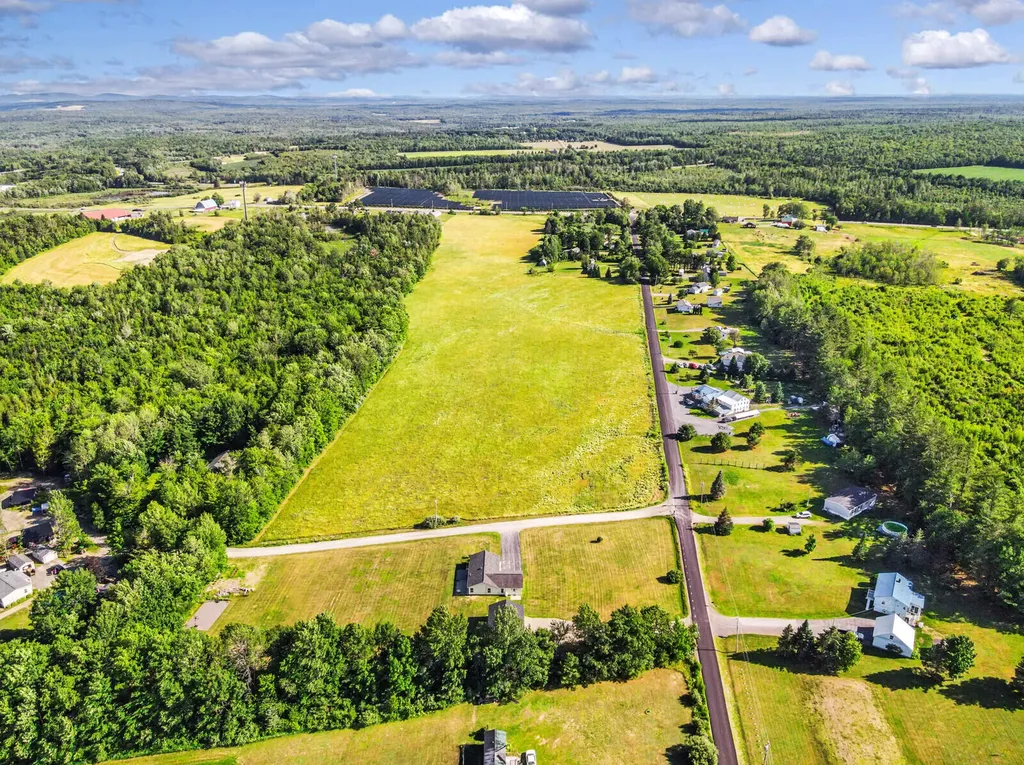 6 Kennedy Drive Palmyra ME 04965
