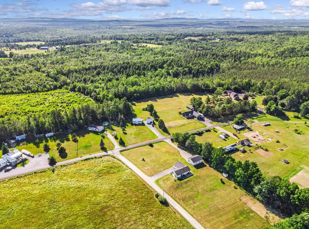 6 Kennedy Drive Palmyra ME 04965