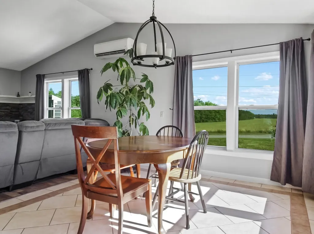 6 Kennedy Drive Palmyra ME 04965