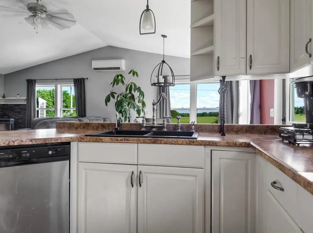 6 Kennedy Drive Palmyra ME 04965