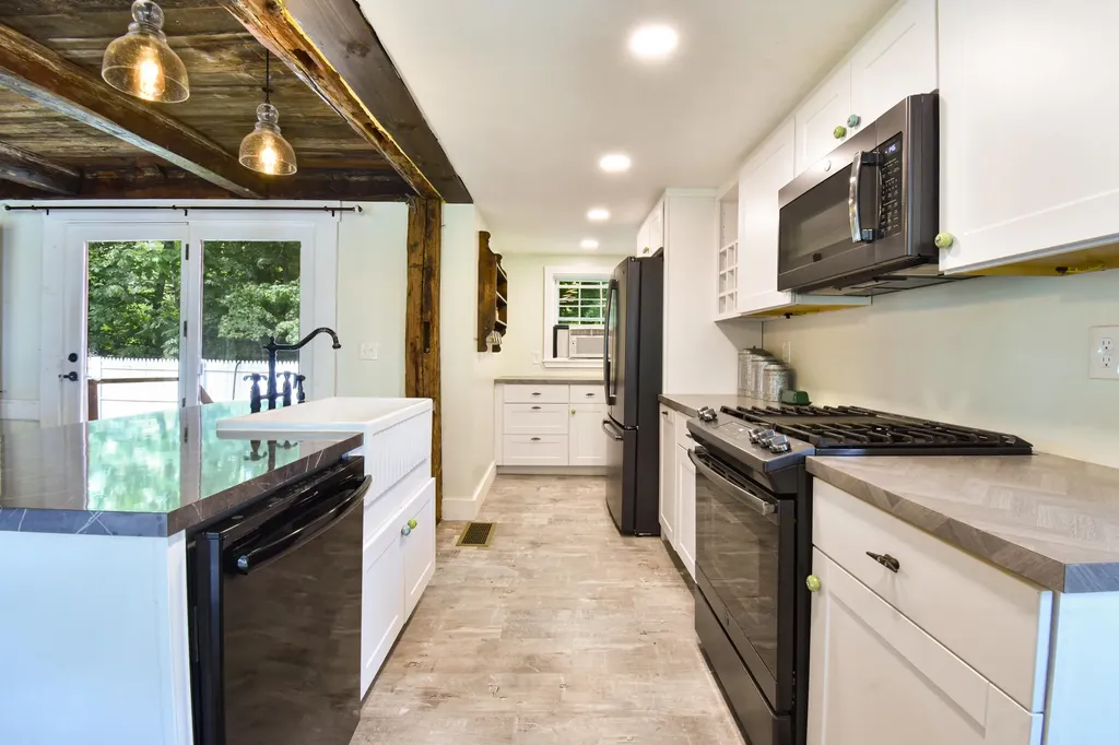 1181 Ridge Road Bowdoinham ME 04008