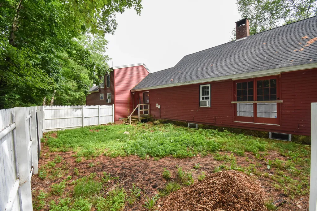 1181 Ridge Road Bowdoinham ME 04008