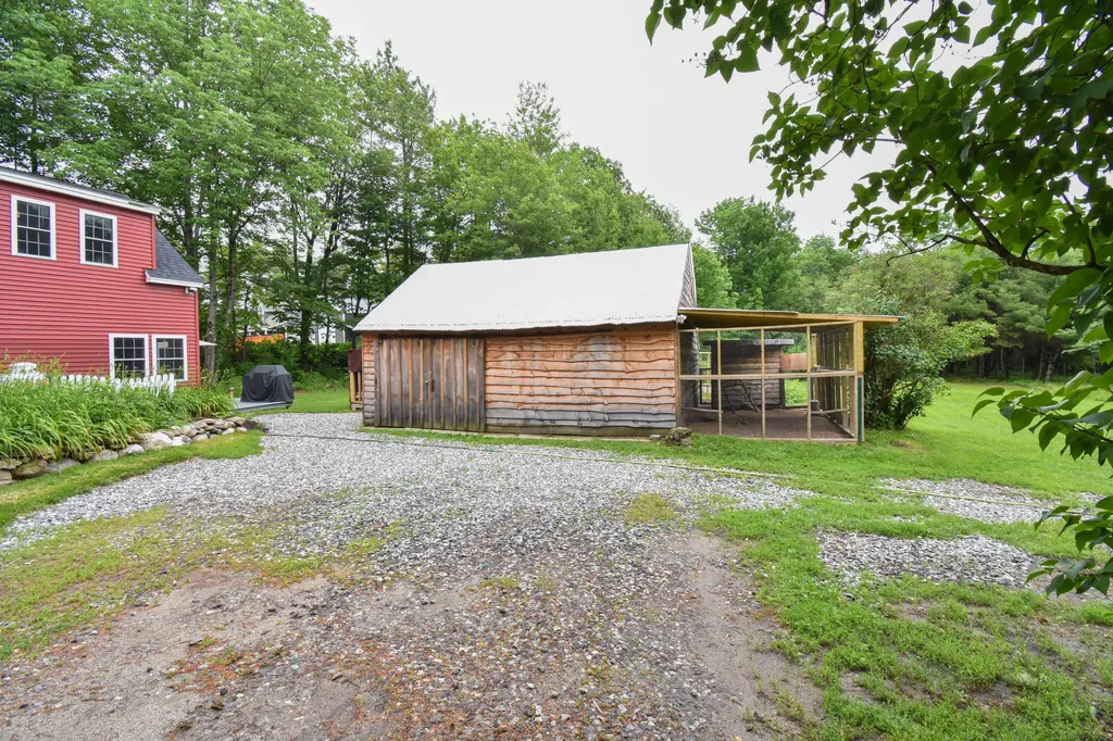 1181 Ridge Road Bowdoinham ME 04008