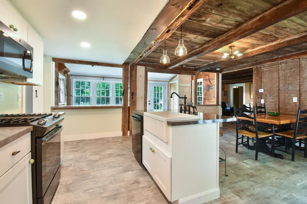 1181 Ridge Road Bowdoinham ME 04008