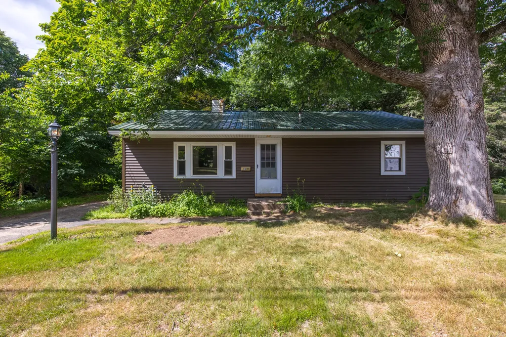 10 Fairview Court Auburn ME 04210