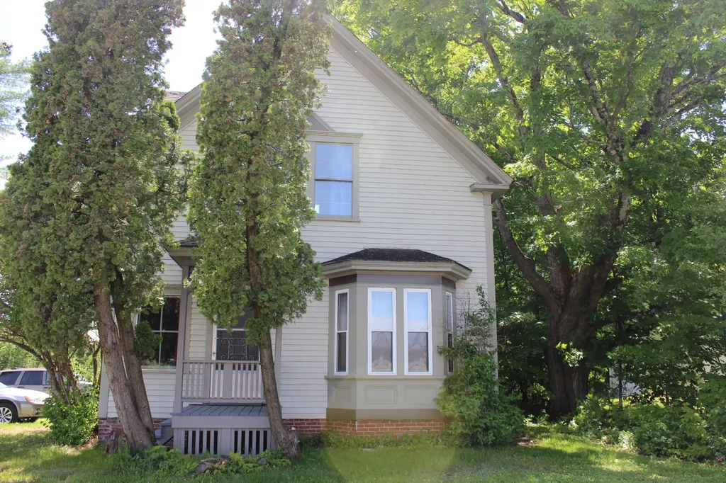 518 Main Street Oxford ME 04270