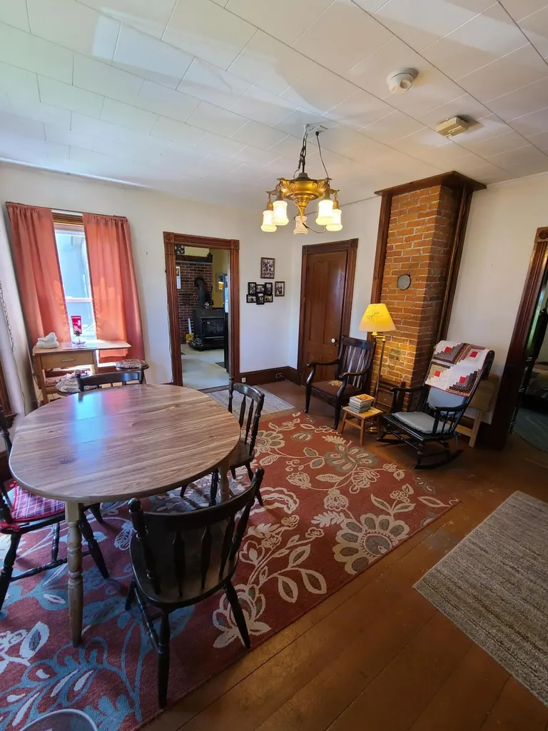 518 Main Street Oxford ME 04270
