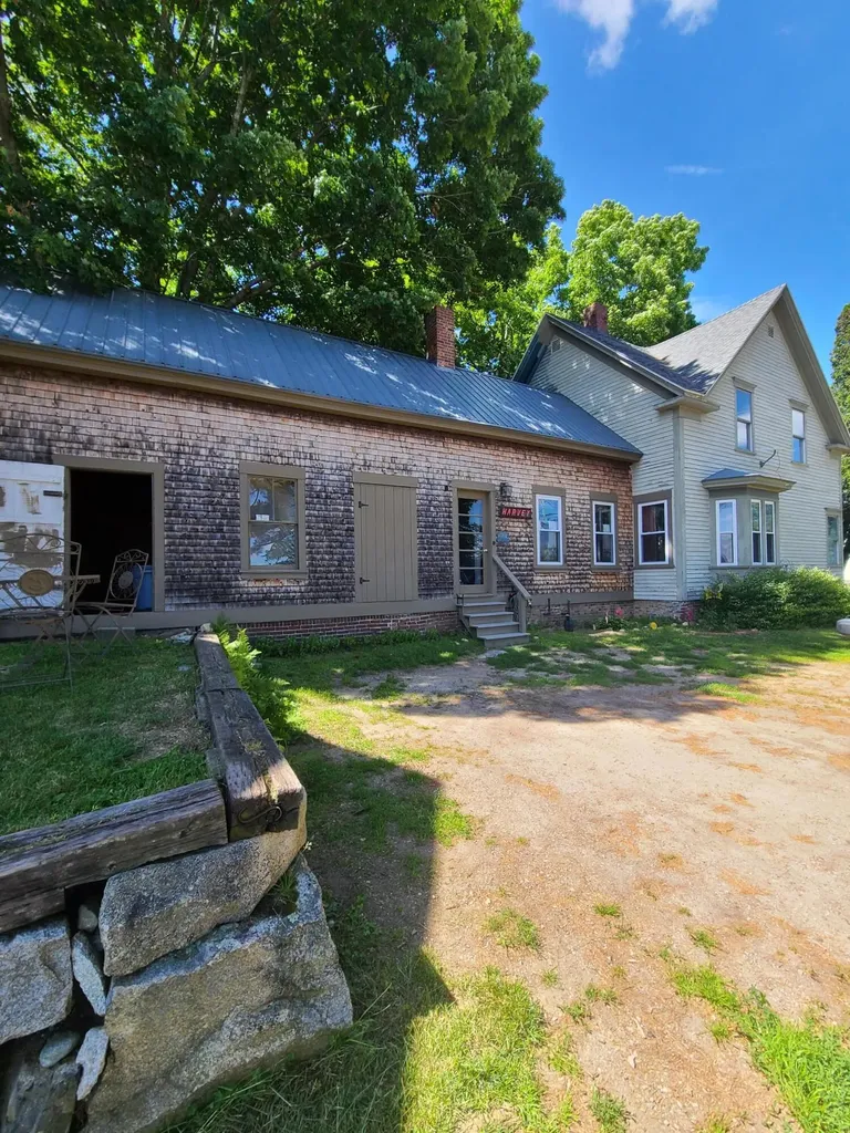 518 Main Street Oxford ME 04270