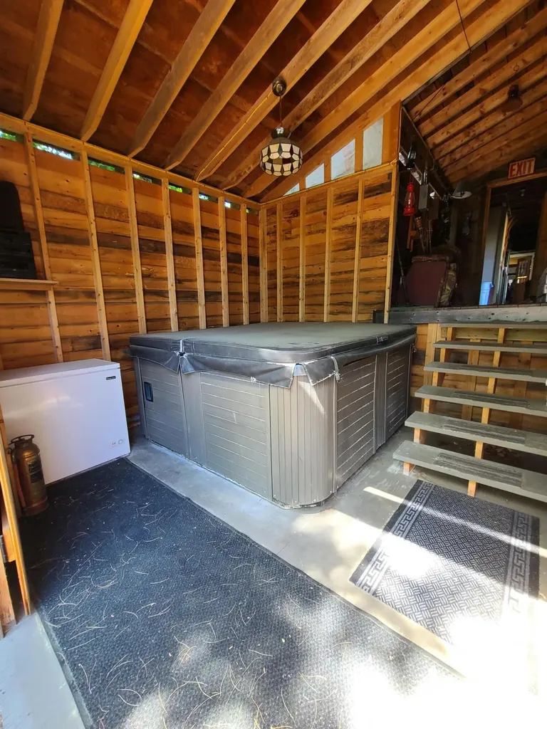 518 Main Street Oxford ME 04270