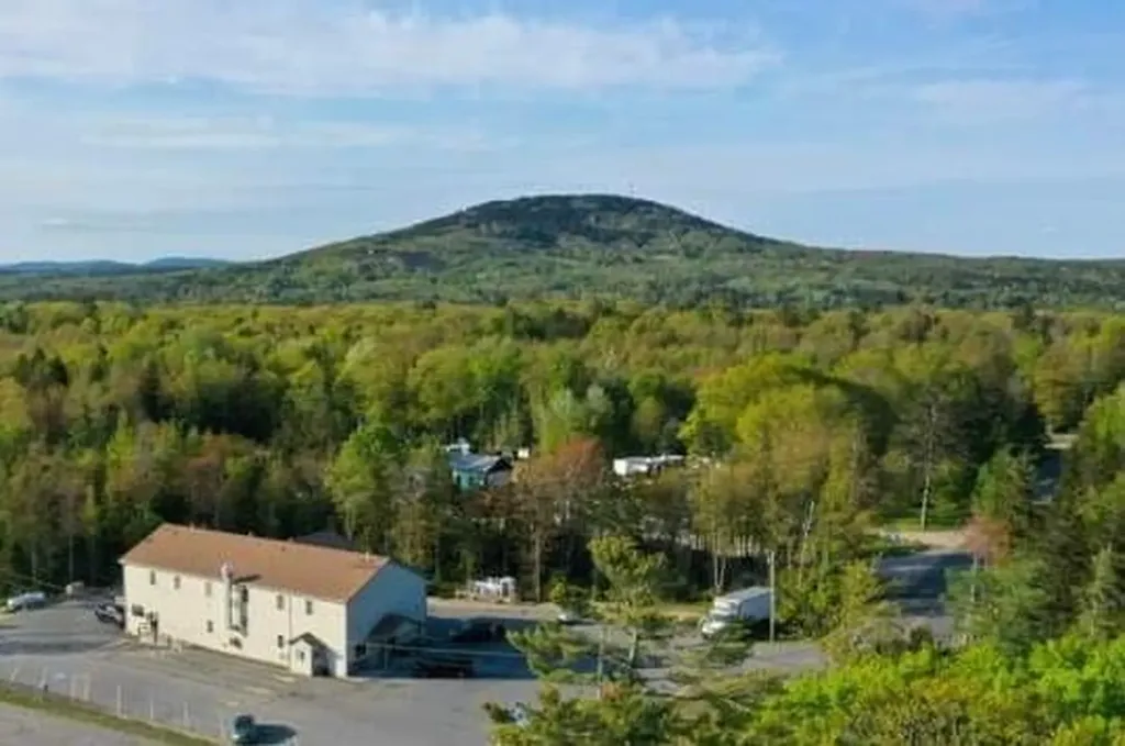 6 & 10 Waypoint Drive Blue Hill ME 04614