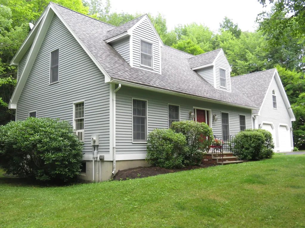 16 Wedgewood Drive Farmingdale ME 04344