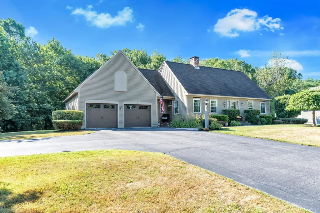 16 Thatcher Brook Lane Biddeford ME 04005