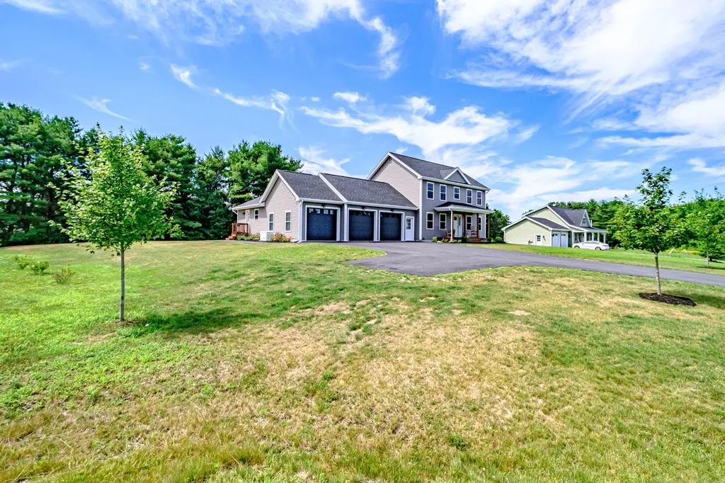 9 Dartmouth Place Windham ME 04062
