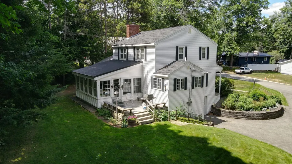 9 Sunrise Terrace Orono ME 04473