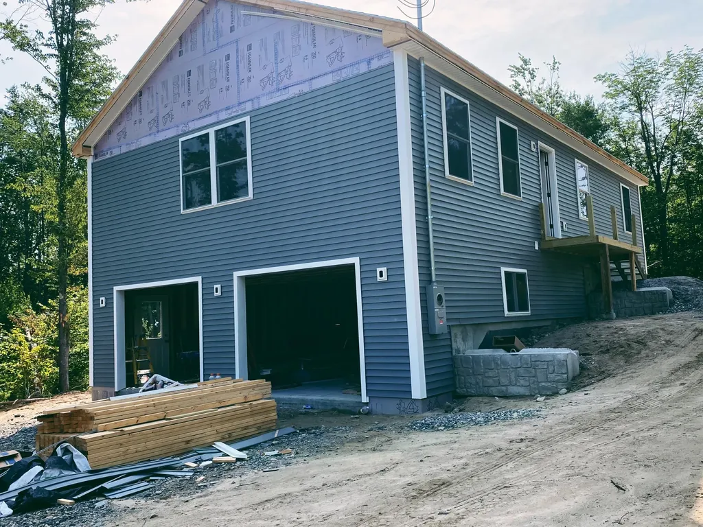 36 Knoll Road Poland ME 04274