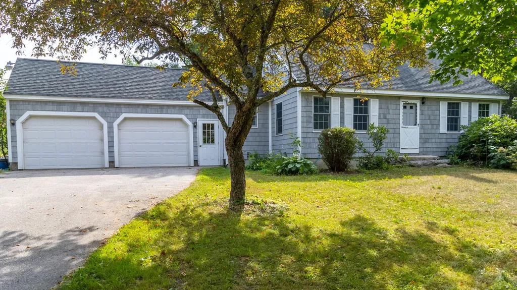 1010 River Road Buxton ME 04093