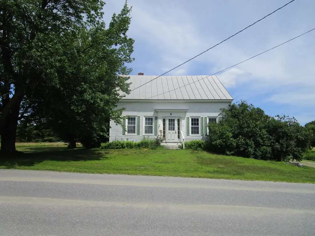 12 Mcnally Road Clinton ME 04927
