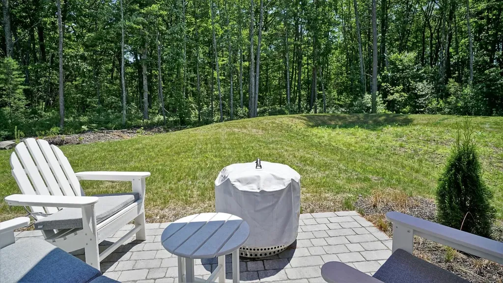 25 Webhannet Place Kennebunk ME 04043