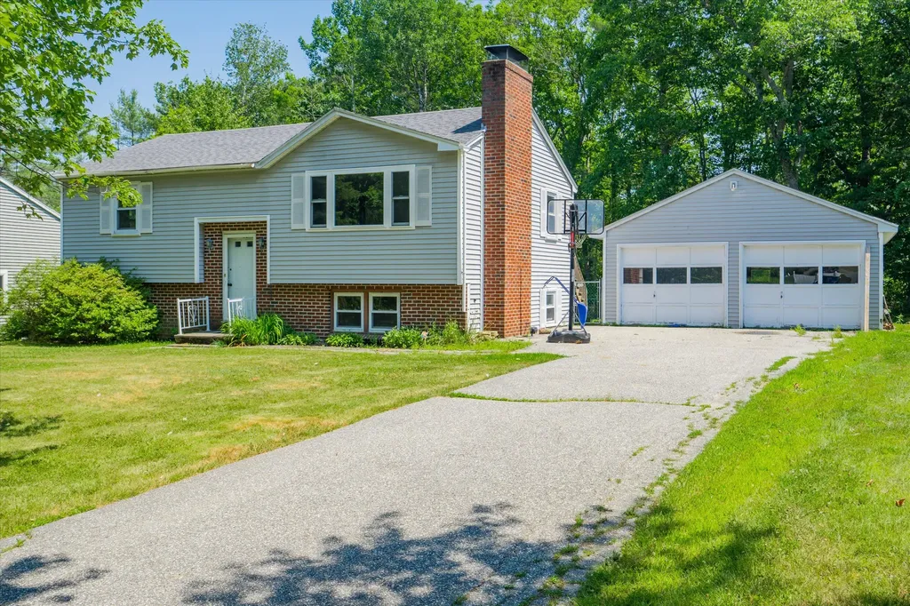 24 Ellen Circle Yarmouth ME 04096
