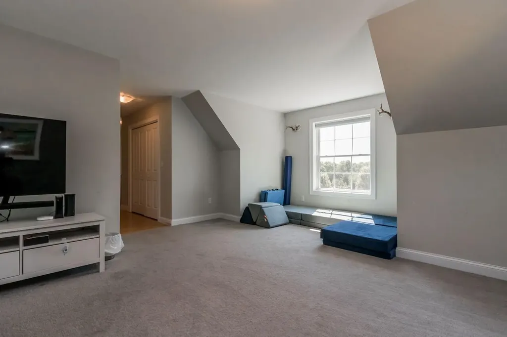 5 Kylie Avenue Scarborough ME 04074