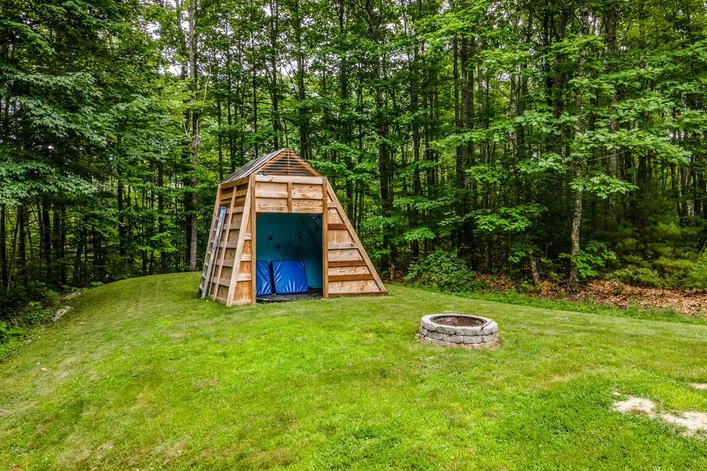 22 Maxfield Drive Orono ME 04473