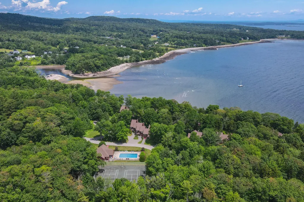 25 Harbor Drive Lincolnville ME 04849