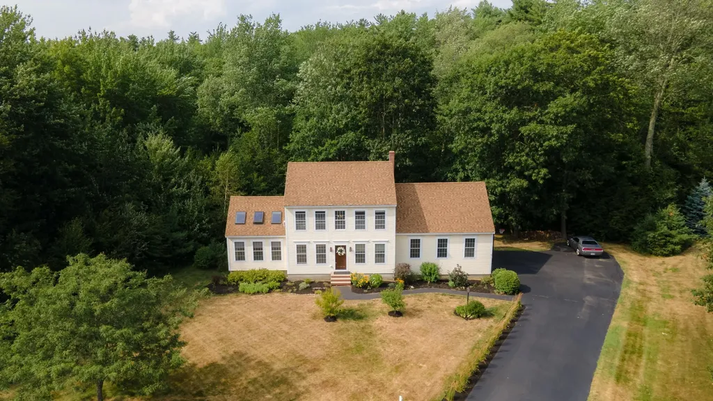 11 Isabella Lane Saco ME 04072