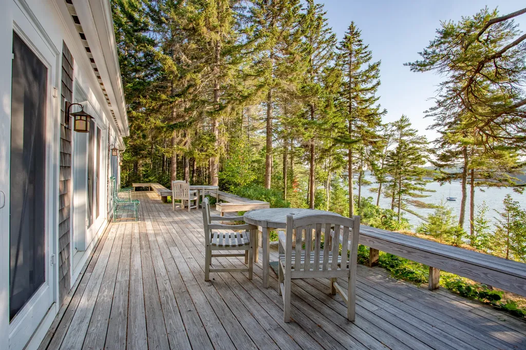 59 Spruce Point Road Bremen ME 04551