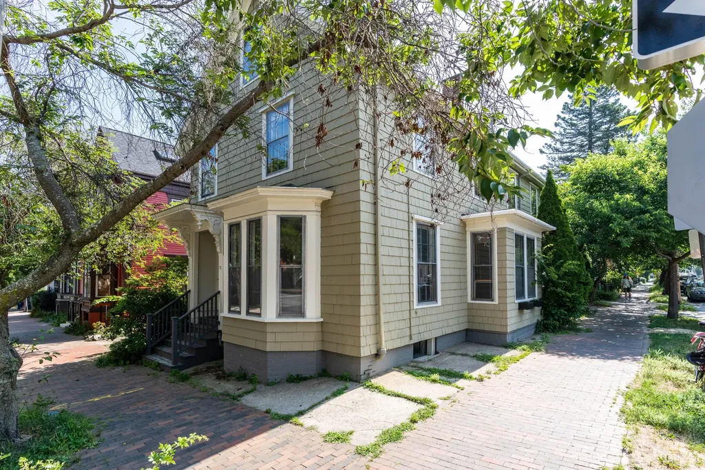 71 Carleton Street Portland ME 04102