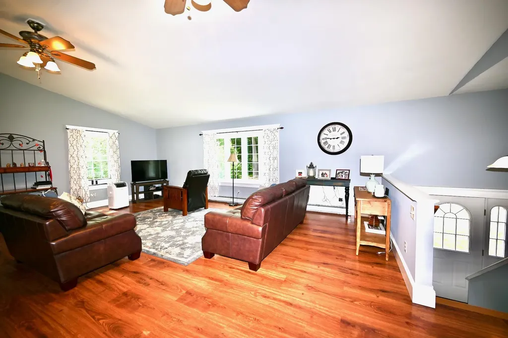 15 Pleasant Drive Minot ME 04258